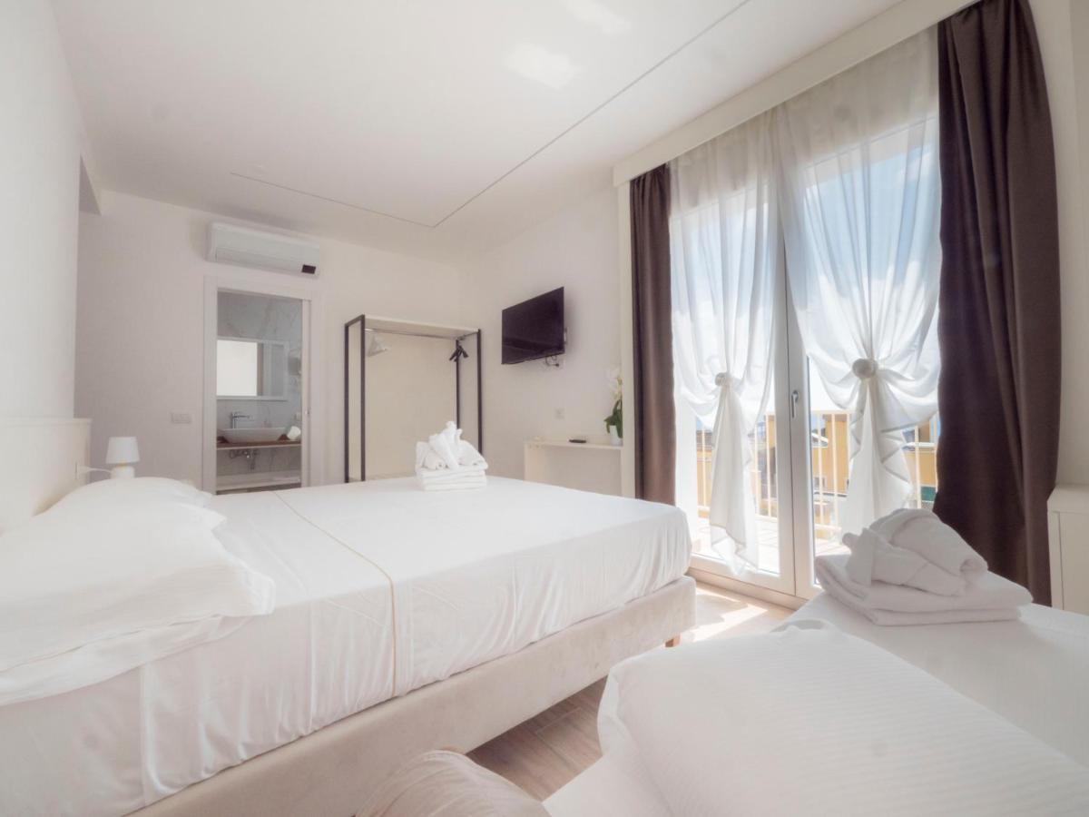 Hotel Continental Pietra Ligure Exterior photo