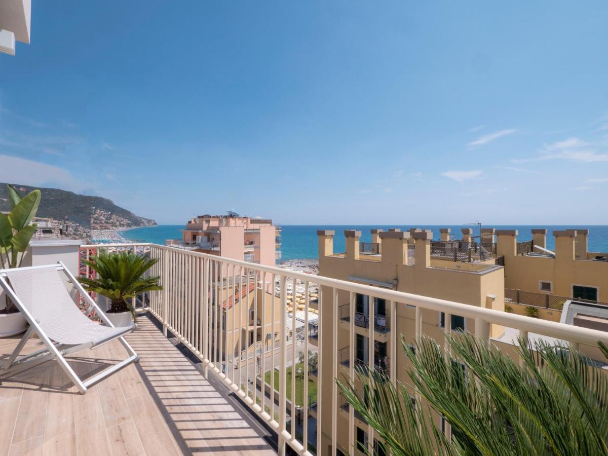 Hotel Continental Pietra Ligure Exterior photo