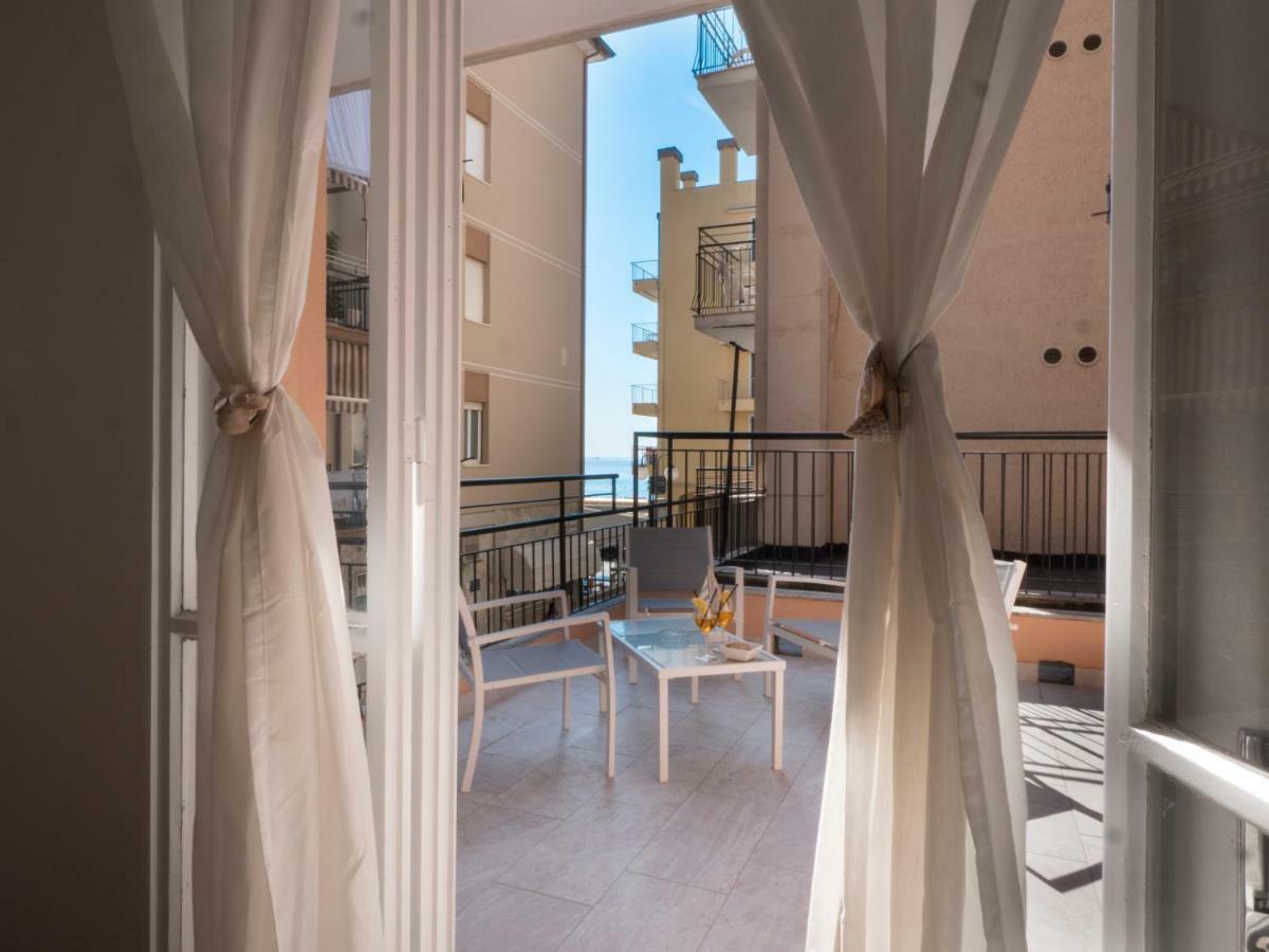 Hotel Continental Pietra Ligure Exterior photo